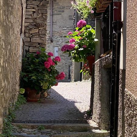 A Due Passi Dal Lago Torno Exterior photo